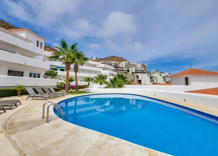 Chic Cabo - Walk To Marina & Downtown! Hébergement de vacances Cabo San Lucas