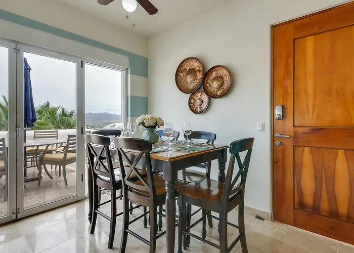 Chic Cabo - Walk To Marina & Downtown! Hébergement de vacances